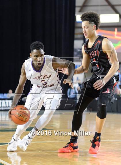 Thumbnail 2 in Garfield vs Cleveland (WIAA 3A Quarterfinal) photogallery.