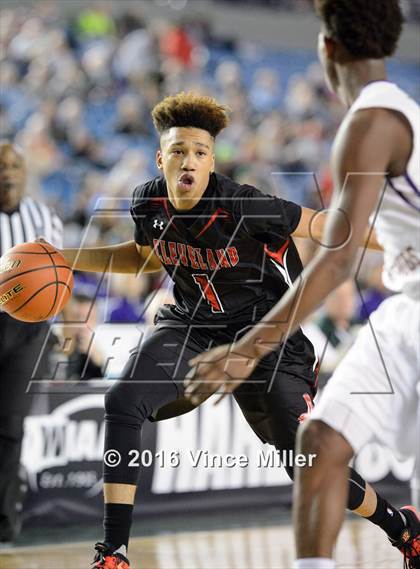 Thumbnail 2 in Garfield vs Cleveland (WIAA 3A Quarterfinal) photogallery.