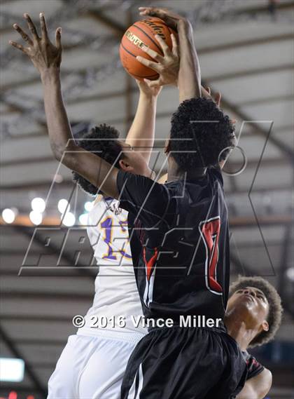 Thumbnail 2 in Garfield vs Cleveland (WIAA 3A Quarterfinal) photogallery.