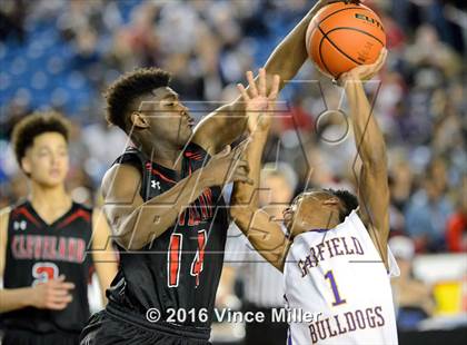 Thumbnail 2 in Garfield vs Cleveland (WIAA 3A Quarterfinal) photogallery.