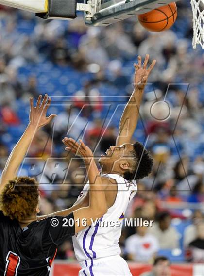 Thumbnail 2 in Garfield vs Cleveland (WIAA 3A Quarterfinal) photogallery.
