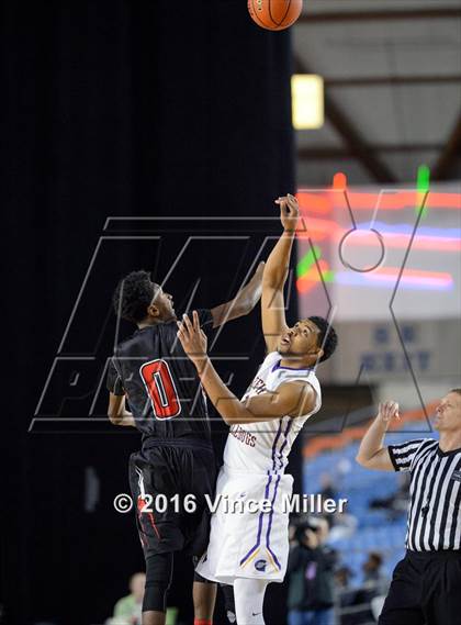 Thumbnail 1 in Garfield vs Cleveland (WIAA 3A Quarterfinal) photogallery.