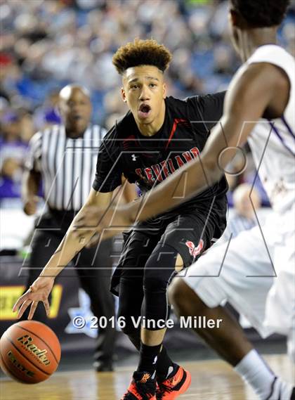 Thumbnail 3 in Garfield vs Cleveland (WIAA 3A Quarterfinal) photogallery.