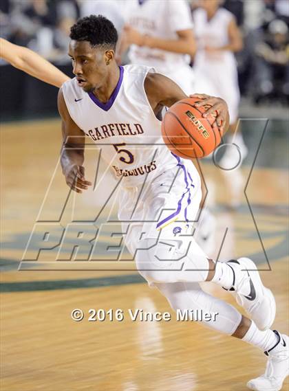 Thumbnail 2 in Garfield vs Cleveland (WIAA 3A Quarterfinal) photogallery.