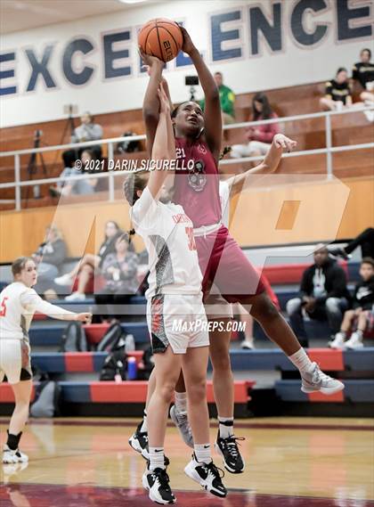 Thumbnail 3 in JSerra Catholic vs. Oregon City (Nike Tournament of Champions) photogallery.