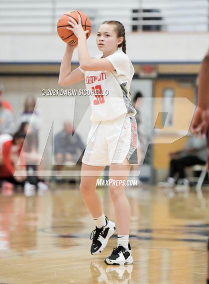 Thumbnail 2 in JSerra Catholic vs. Oregon City (Nike Tournament of Champions) photogallery.