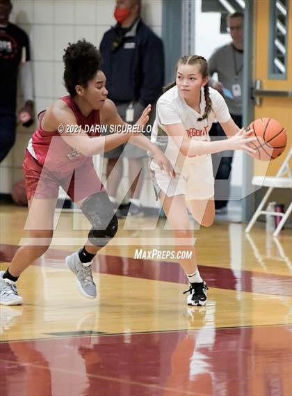 Thumbnail 2 in JSerra Catholic vs. Oregon City (Nike Tournament of Champions) photogallery.