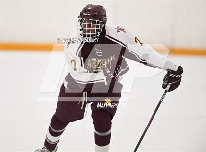 Thumbnail 3 in Sheehan vs. North Haven (CIAC D2 Semifinal) photogallery.