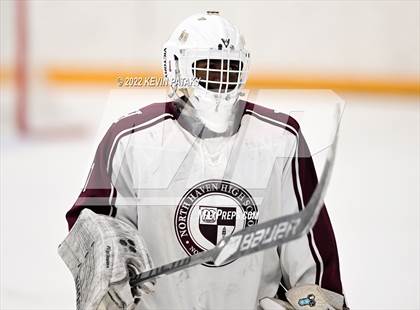 Thumbnail 3 in Sheehan vs. North Haven (CIAC D2 Semifinal) photogallery.