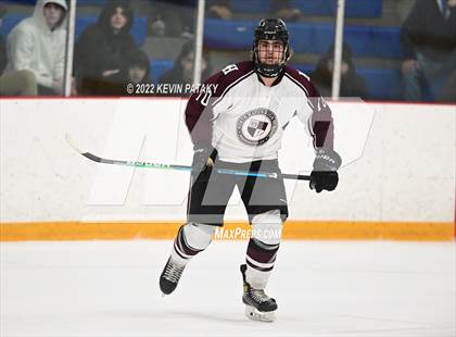 Thumbnail 3 in Sheehan vs. North Haven (CIAC D2 Semifinal) photogallery.