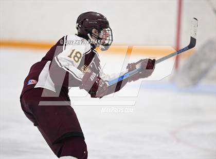 Thumbnail 1 in Sheehan vs. North Haven (CIAC D2 Semifinal) photogallery.