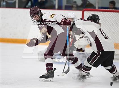 Thumbnail 2 in Sheehan vs. North Haven (CIAC D2 Semifinal) photogallery.