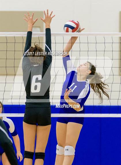 Thumbnail 2 in Southwest vs MacArthur (NISD Tournament) photogallery.