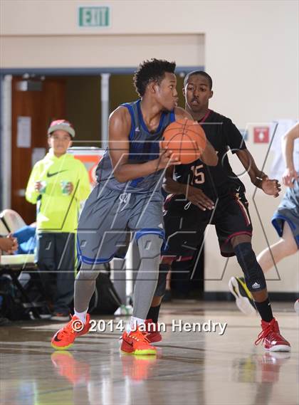 Thumbnail 3 in Alemany vs Saddleback Valley Christian (MaxPreps Holiday Classic) photogallery.