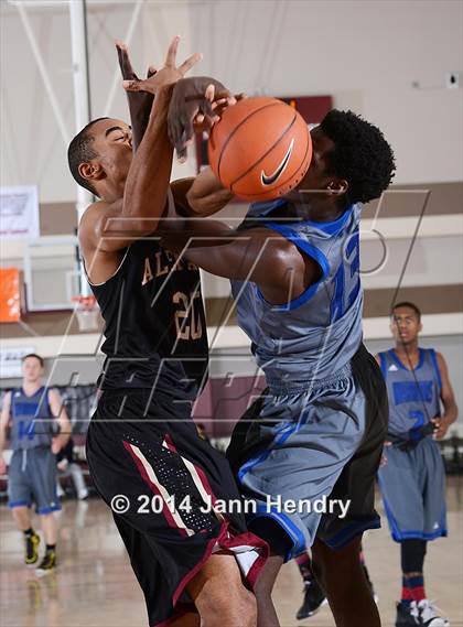 Thumbnail 3 in Alemany vs Saddleback Valley Christian (MaxPreps Holiday Classic) photogallery.