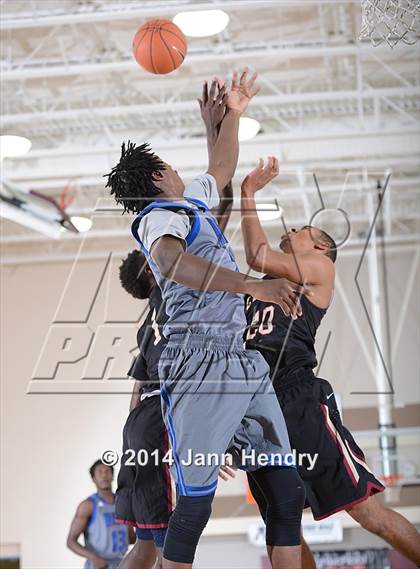 Thumbnail 1 in Alemany vs Saddleback Valley Christian (MaxPreps Holiday Classic) photogallery.