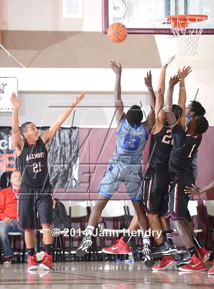 Thumbnail 2 in Alemany vs Saddleback Valley Christian (MaxPreps Holiday Classic) photogallery.