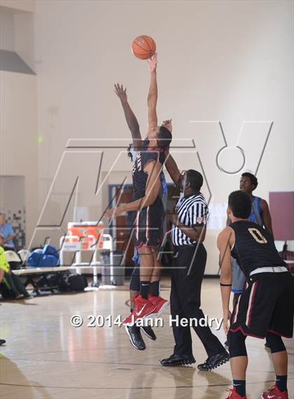 Thumbnail 1 in Alemany vs Saddleback Valley Christian (MaxPreps Holiday Classic) photogallery.