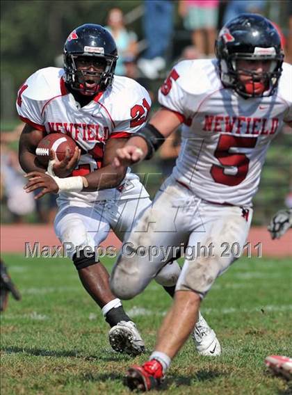 Thumbnail 1 in Newfield @ East Islip photogallery.