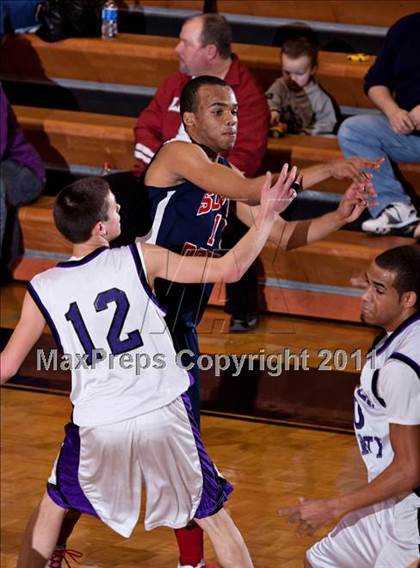 Thumbnail 3 in South-Doyle vs. Sevier County photogallery.