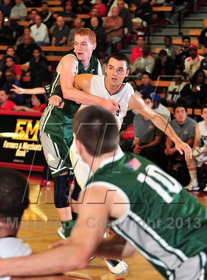 Thumbnail 2 in De La Salle vs. Foothill (Nike Extravaganza) photogallery.
