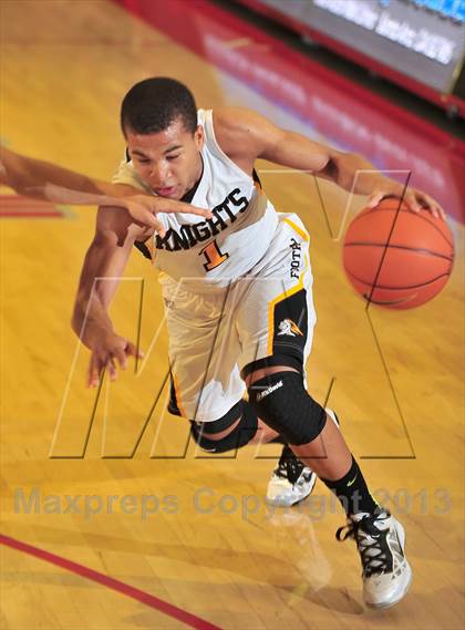 Thumbnail 2 in De La Salle vs. Foothill (Nike Extravaganza) photogallery.