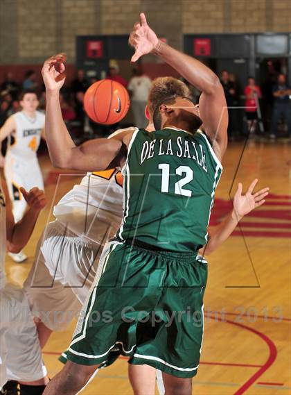 Thumbnail 3 in De La Salle vs. Foothill (Nike Extravaganza) photogallery.