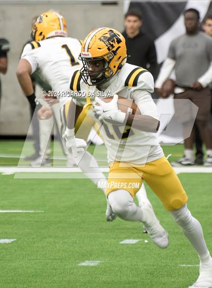 Thumbnail 1 in Fort Bend Marshall vs. Iowa Colony (UIL 5A Football Division II Semi-Regional) photogallery.