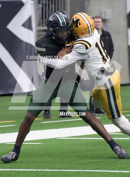 Thumbnail 3 in Fort Bend Marshall vs. Iowa Colony (UIL 5A Football Division II Semi-Regional) photogallery.