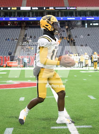 Thumbnail 2 in Fort Bend Marshall vs. Iowa Colony (UIL 5A Football Division II Semi-Regional) photogallery.