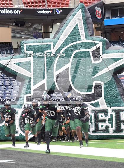 Thumbnail 3 in Fort Bend Marshall vs. Iowa Colony (UIL 5A Football Division II Semi-Regional) photogallery.