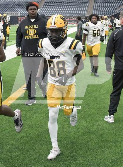Thumbnail 3 in Fort Bend Marshall vs. Iowa Colony (UIL 5A Football Division II Semi-Regional) photogallery.