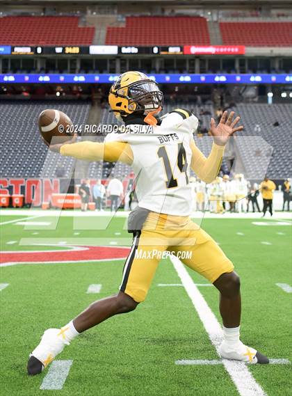 Thumbnail 1 in Fort Bend Marshall vs. Iowa Colony (UIL 5A Football Division II Semi-Regional) photogallery.
