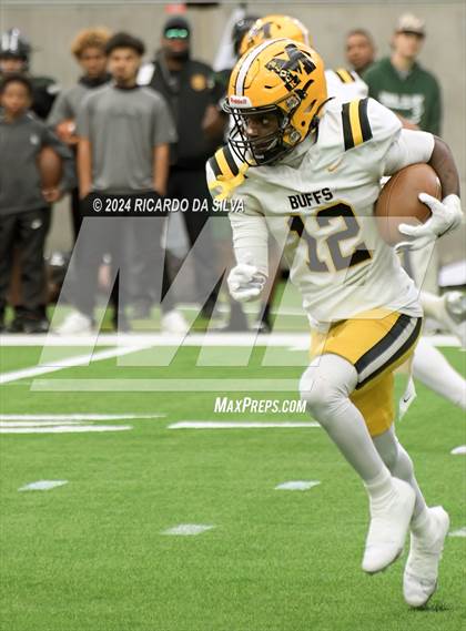 Thumbnail 2 in Fort Bend Marshall vs. Iowa Colony (UIL 5A Football Division II Semi-Regional) photogallery.