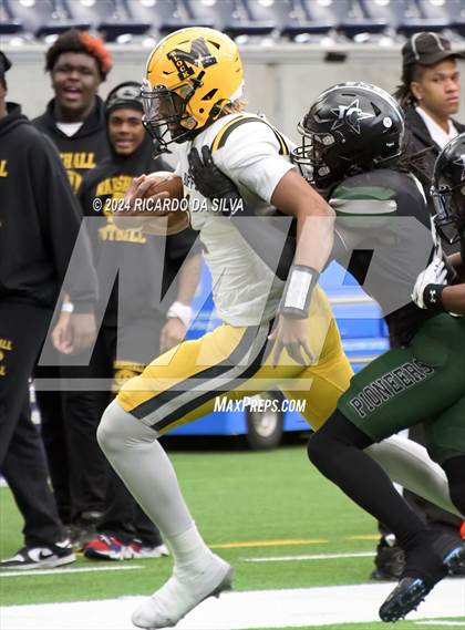 Thumbnail 2 in Fort Bend Marshall vs. Iowa Colony (UIL 5A Football Division II Semi-Regional) photogallery.