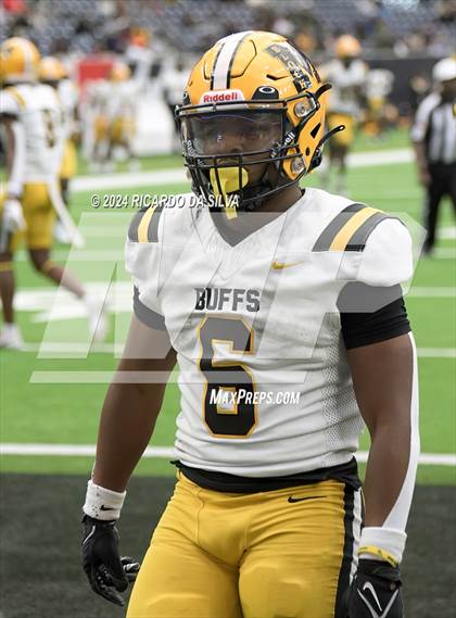 Thumbnail 3 in Fort Bend Marshall vs. Iowa Colony (UIL 5A Football Division II Semi-Regional) photogallery.