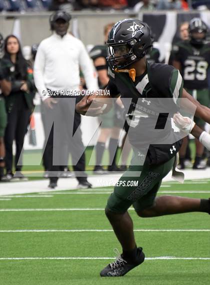 Thumbnail 1 in Fort Bend Marshall vs. Iowa Colony (UIL 5A Football Division II Semi-Regional) photogallery.