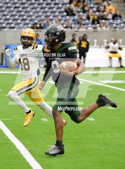 Thumbnail 3 in Fort Bend Marshall vs. Iowa Colony (UIL 5A Football Division II Semi-Regional) photogallery.