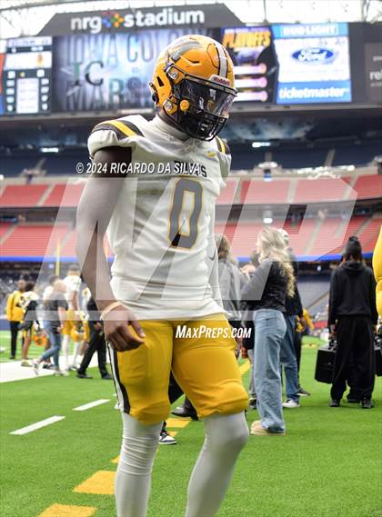 Thumbnail 3 in Fort Bend Marshall vs. Iowa Colony (UIL 5A Football Division II Semi-Regional) photogallery.