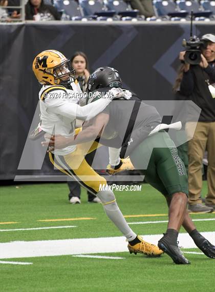 Thumbnail 1 in Fort Bend Marshall vs. Iowa Colony (UIL 5A Football Division II Semi-Regional) photogallery.