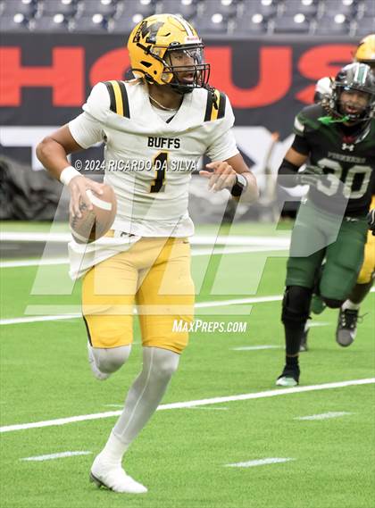 Thumbnail 3 in Fort Bend Marshall vs. Iowa Colony (UIL 5A Football Division II Semi-Regional) photogallery.