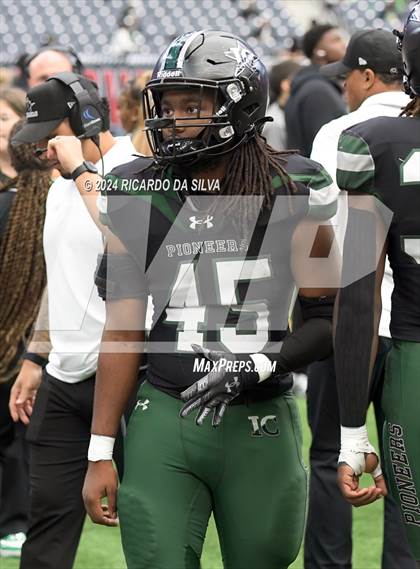 Thumbnail 2 in Fort Bend Marshall vs. Iowa Colony (UIL 5A Football Division II Semi-Regional) photogallery.
