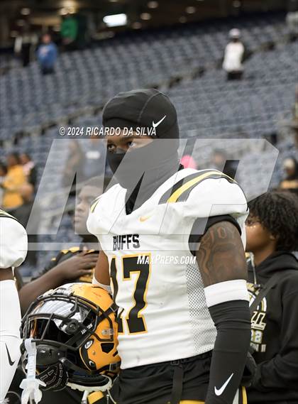 Thumbnail 3 in Fort Bend Marshall vs. Iowa Colony (UIL 5A Football Division II Semi-Regional) photogallery.