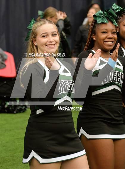 Thumbnail 2 in Fort Bend Marshall vs. Iowa Colony (UIL 5A Football Division II Semi-Regional) photogallery.