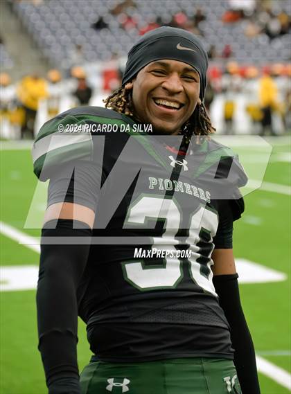 Thumbnail 3 in Fort Bend Marshall vs. Iowa Colony (UIL 5A Football Division II Semi-Regional) photogallery.