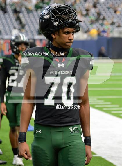 Thumbnail 1 in Fort Bend Marshall vs. Iowa Colony (UIL 5A Football Division II Semi-Regional) photogallery.