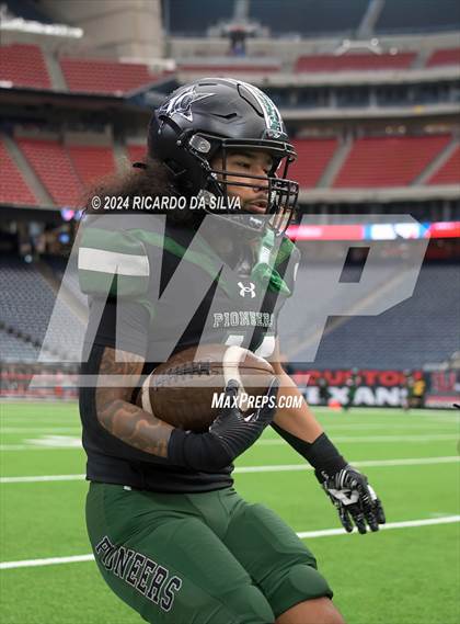 Thumbnail 3 in Fort Bend Marshall vs. Iowa Colony (UIL 5A Football Division II Semi-Regional) photogallery.