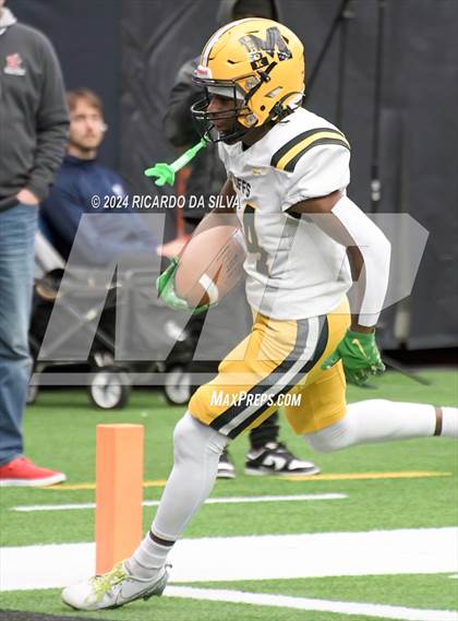 Thumbnail 3 in Fort Bend Marshall vs. Iowa Colony (UIL 5A Football Division II Semi-Regional) photogallery.