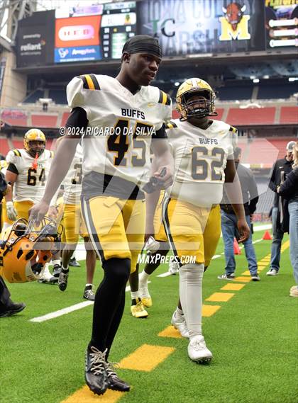 Thumbnail 2 in Fort Bend Marshall vs. Iowa Colony (UIL 5A Football Division II Semi-Regional) photogallery.