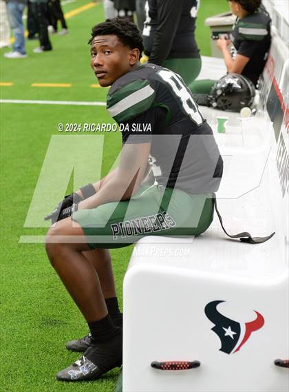 Thumbnail 3 in Fort Bend Marshall vs. Iowa Colony (UIL 5A Football Division II Semi-Regional) photogallery.